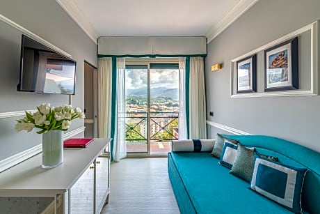 DLX JS MONTEROSSO WITH BALCONY & CITY/HILLS VIEW