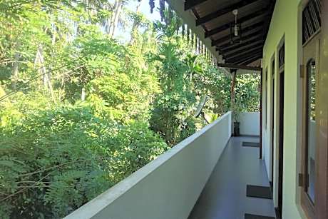 Deluxe Double or Twin Room with Balcony - Free Half-Day Tuk Tuk Safari per Stay (for Min. 3 night stays)