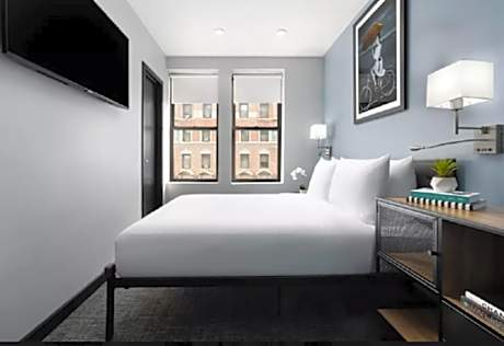 DELUXE CITY VIEW TWO FULL BEDS