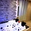 Chambre meublée indépendante, jacuzzi dans la chambre à 60110 Amblainville près de Paris