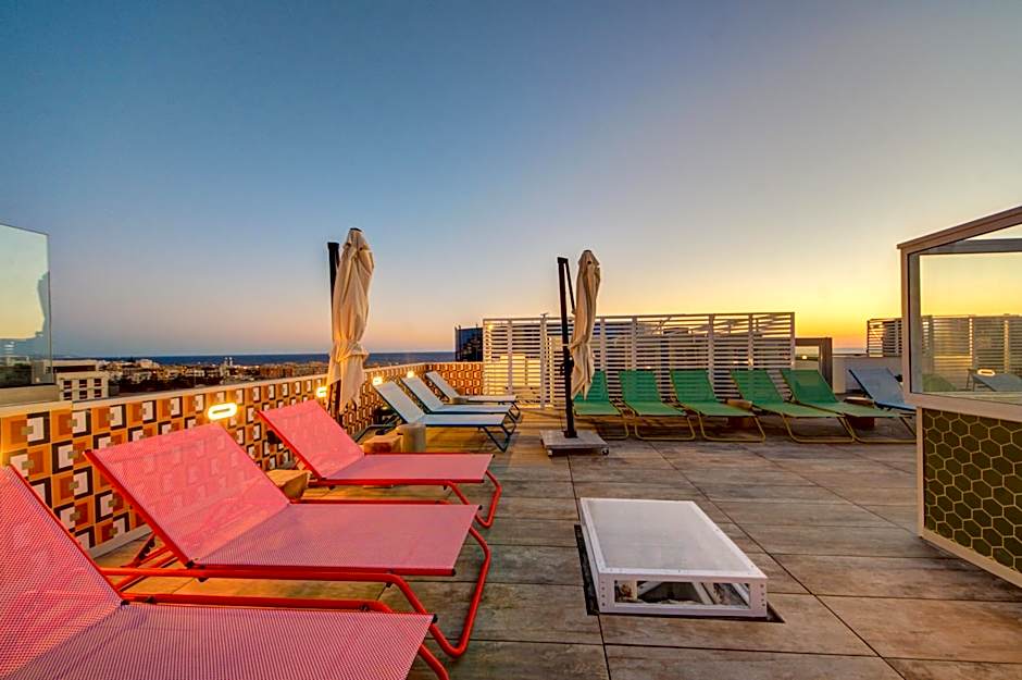 IKYK Hotel- IK Collection