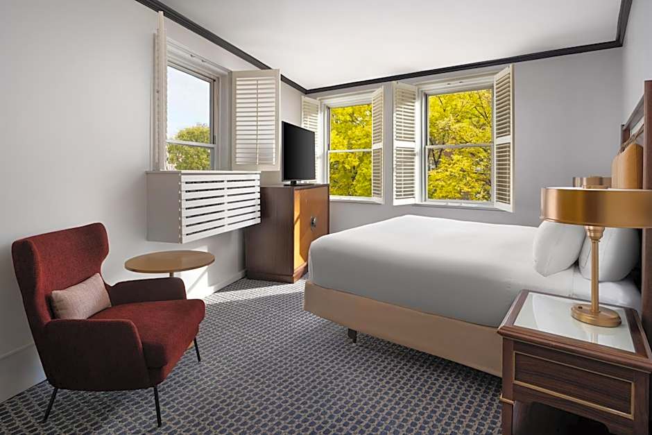 Hilton Orrington / Evanston