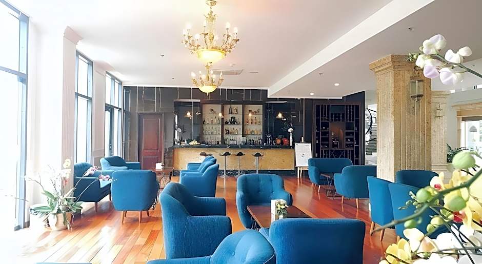 Phoenix Hotel