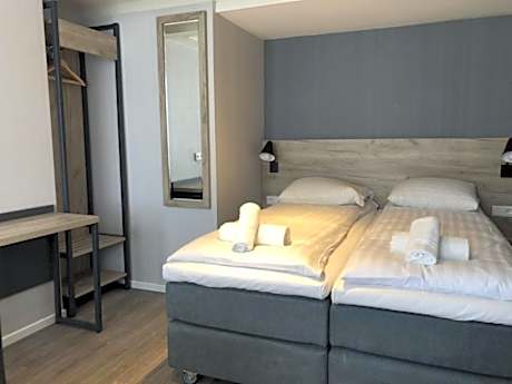 Twin Room (1-2 Adults)