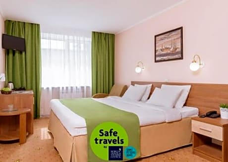 Hotel Polustrovo