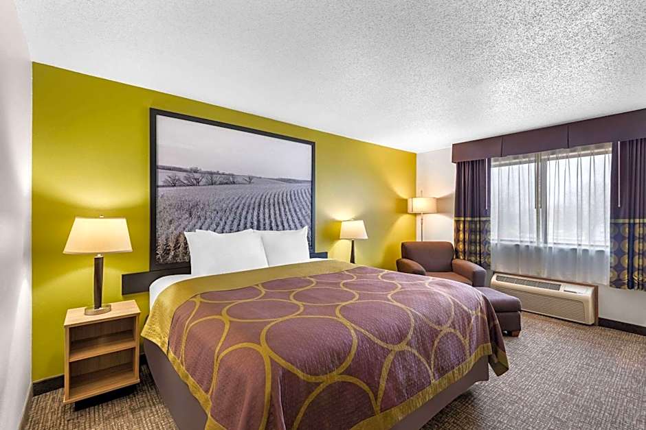 Super 8 by Wyndham Oelwein