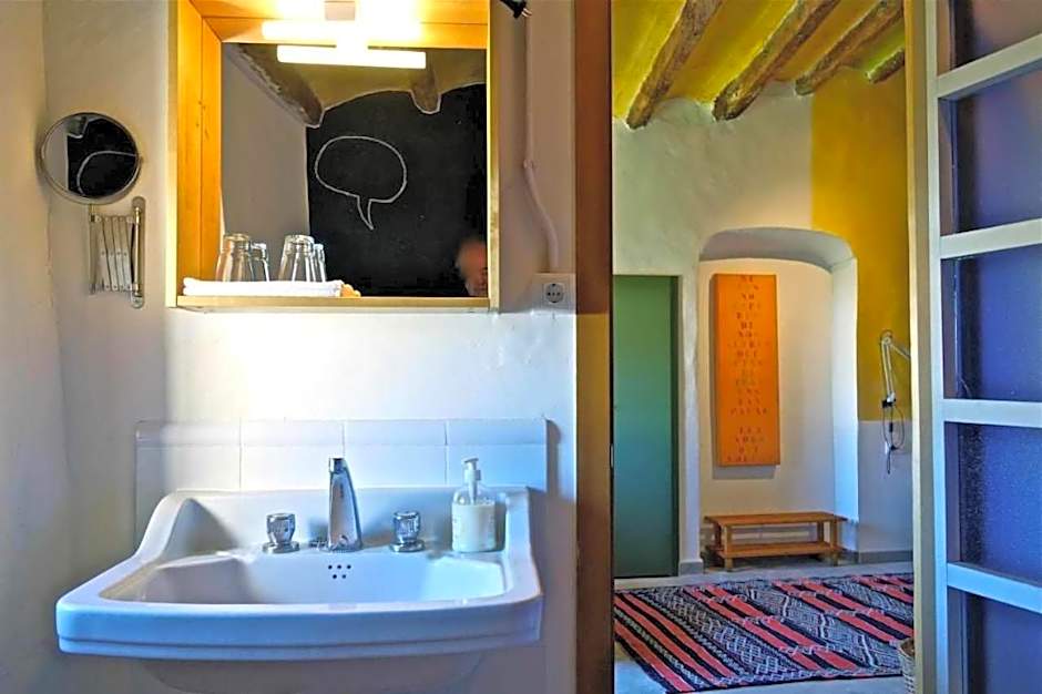 Hotel rural HD Riudebitlles art i allotjament