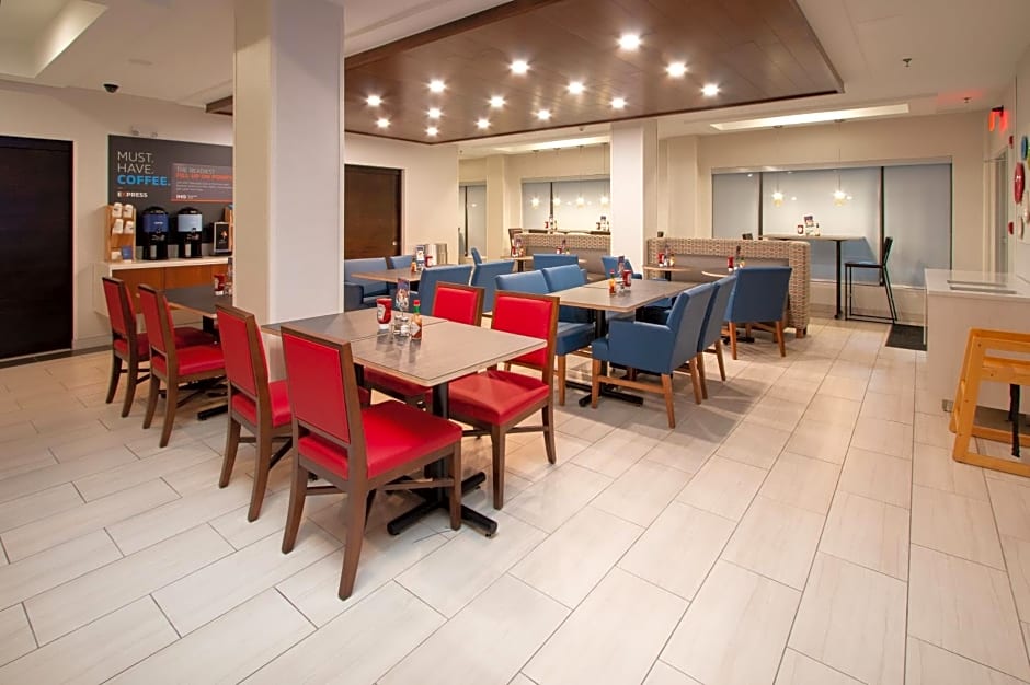Holiday Inn Express Hotel And Suites Tupelo By IHG