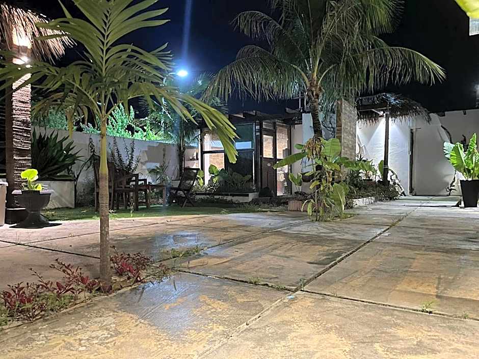 Himeyn Beach Inn - Ocho Homes by Eight Continents