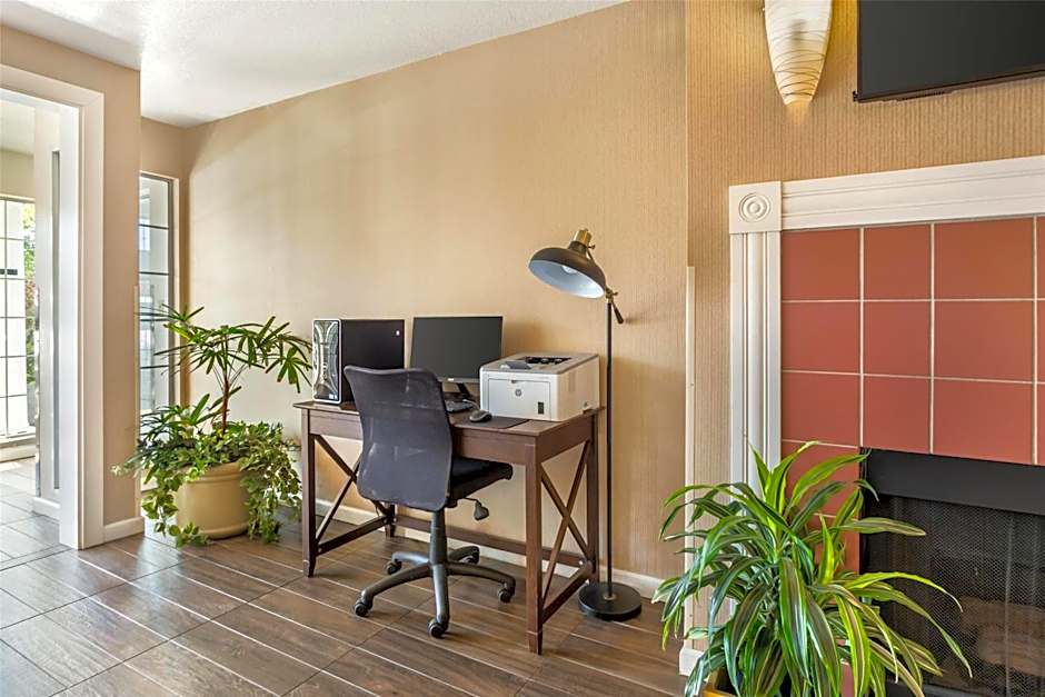 Best Western Luxury Inn