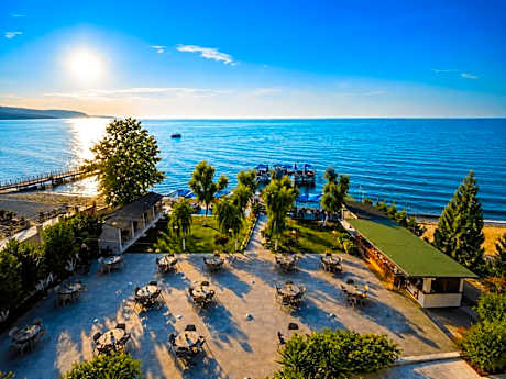 Grand Koru Hotel Beach