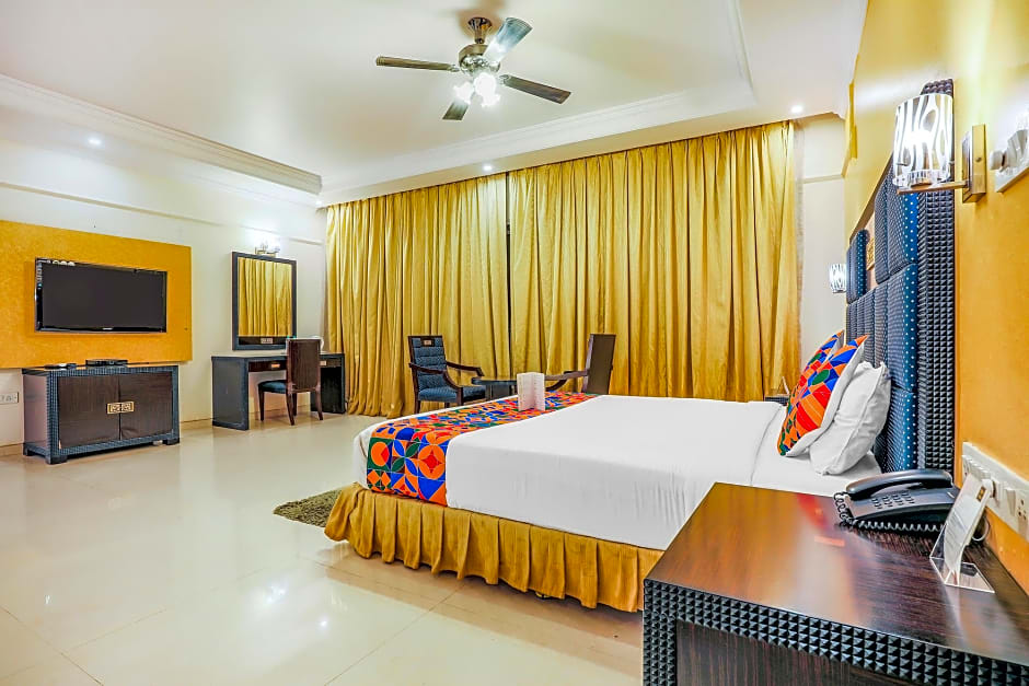 FabHotel Royal Mirage With Pool & GYM - Nr. Candolim Beach