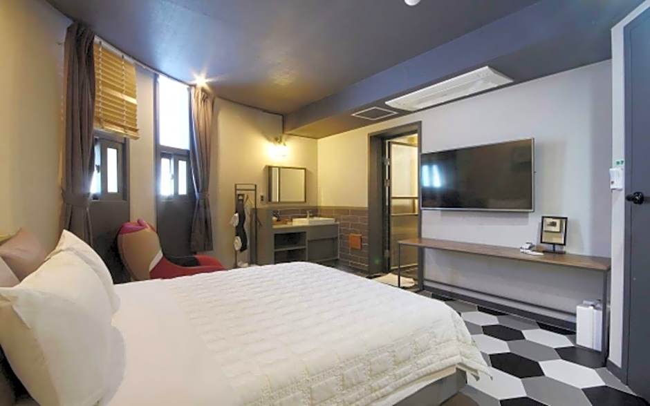 Changwon Brown-dot Hotel Myeongseo