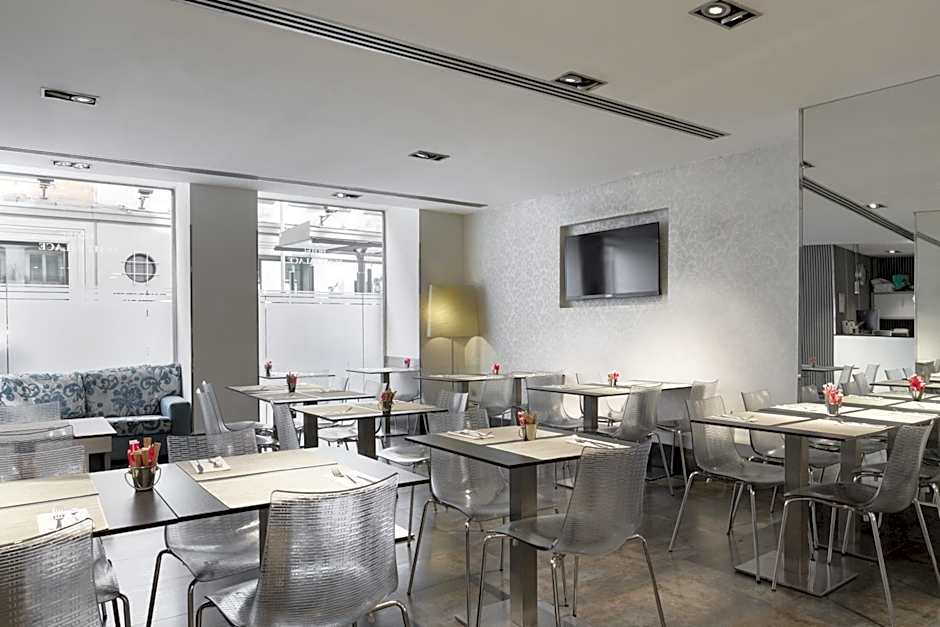 Petit Palace Plaza España