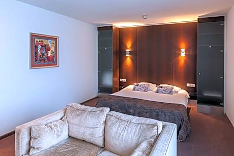 Family Double Room with Sofa Bed - Non-Smoking