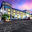 Clarion Inn & Suites Central Clearwater Beach