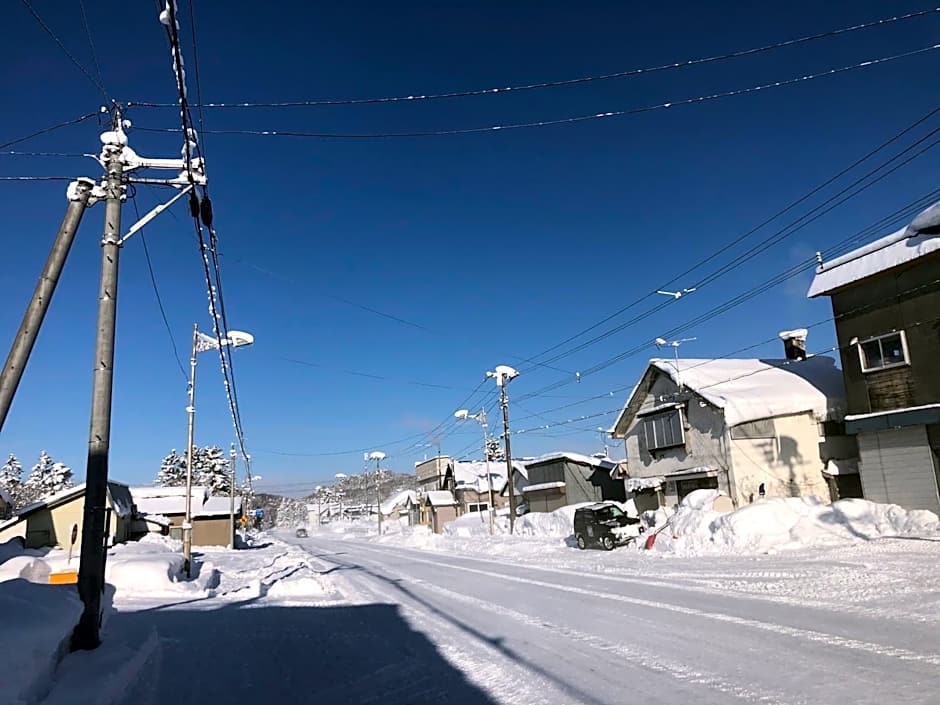 日本一しょぼいゲストハウス ウタラといかん Poor and Shabby GuestHouse "UtaraToikan"
