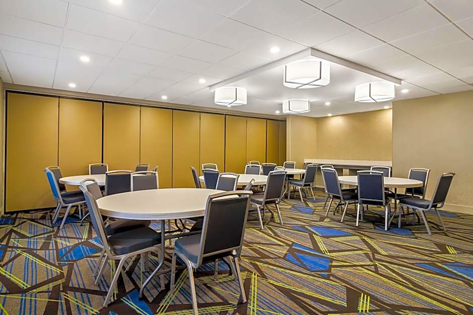 Holiday Inn Express & Suites Jacksonville South East - Medical Center Area By IHG