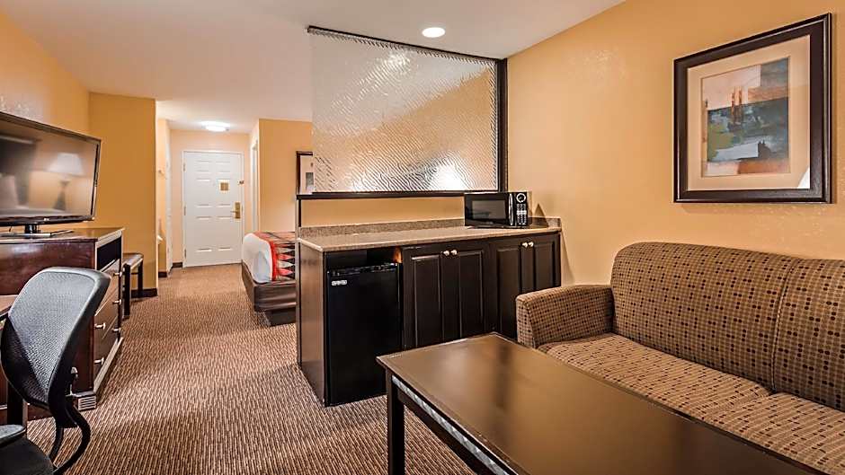 Best Western Plus Bessemer Hotel & Suites