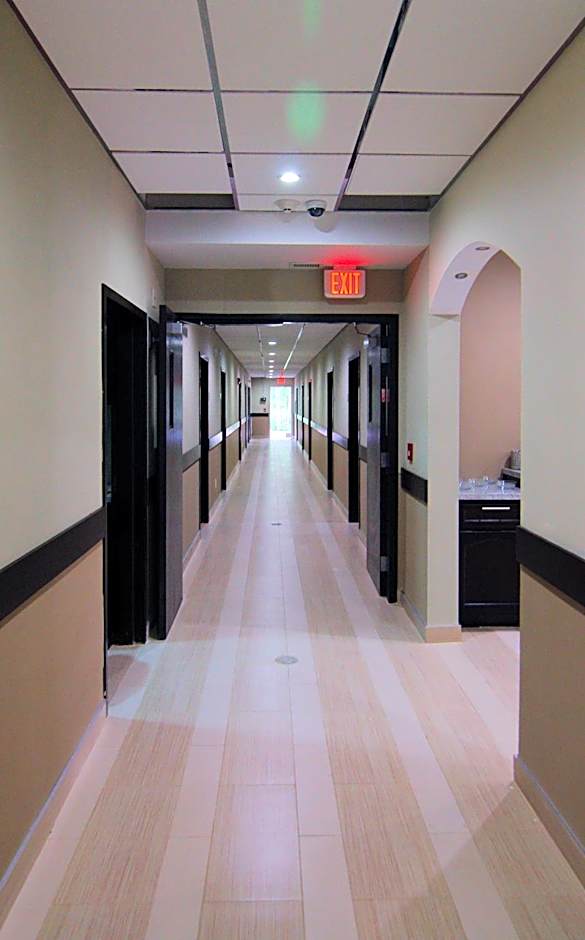 Paradise Inn and Suites Redwater