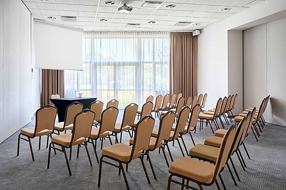 Hotel Victor Pruszkow DeSilva
