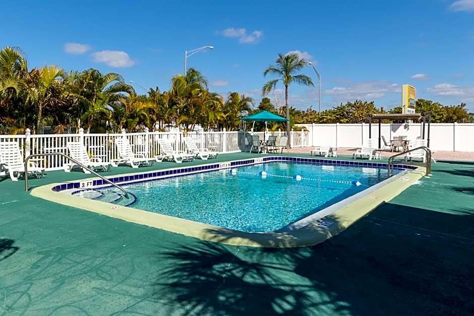 Sunshine Inn & Suites Venice, Florida