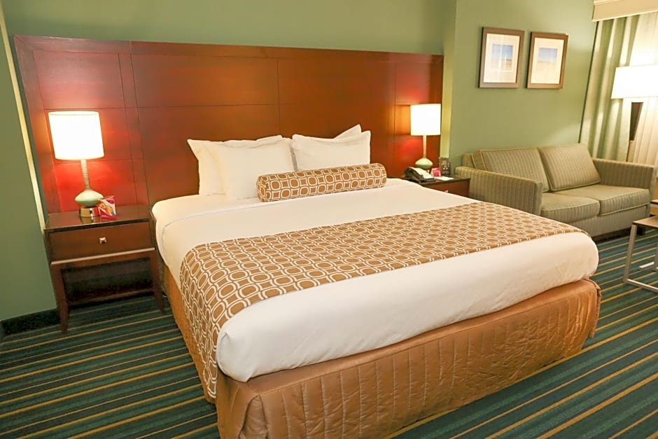 Crowne Plaza Hotel Virginia Beach-Norfolk