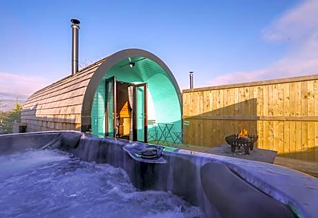 Deluxe Glamping Pod with Hot Tub