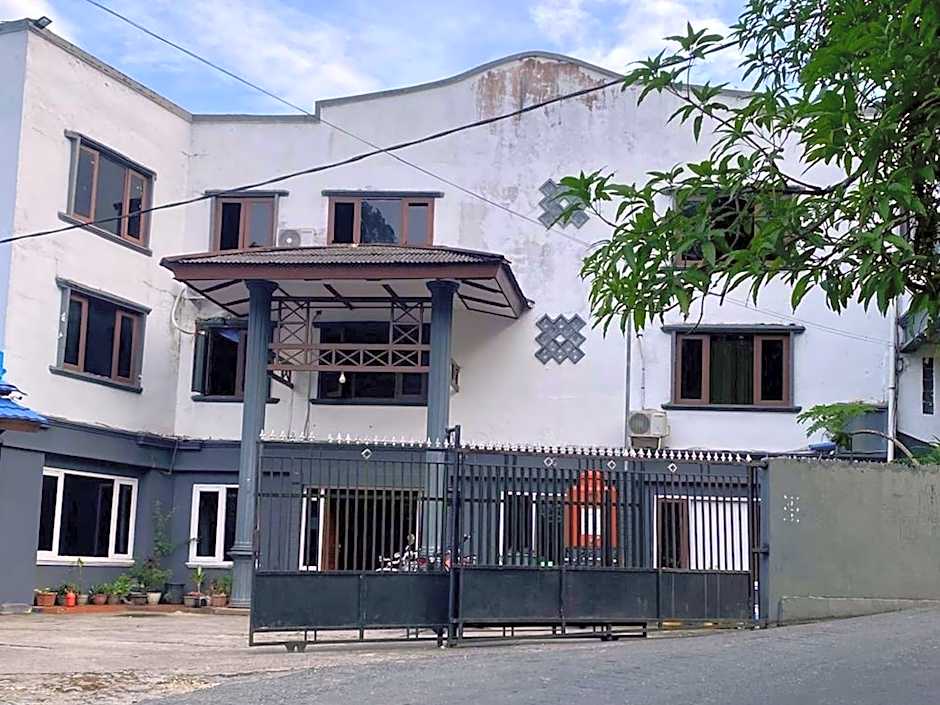 RedDoorz at Hotel Ermashta Jayapura