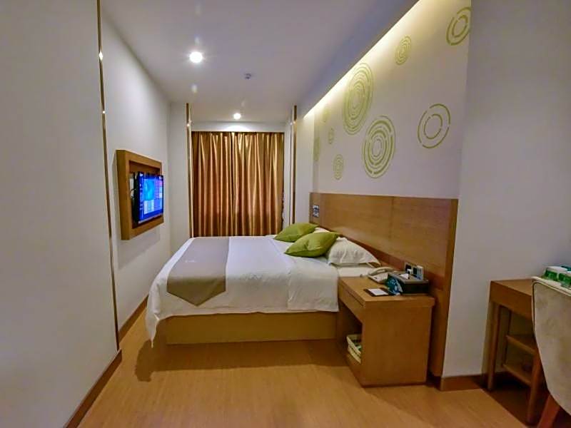 GreenTree Inn Huanggang Qichun County Ouyada Square Express Hotel