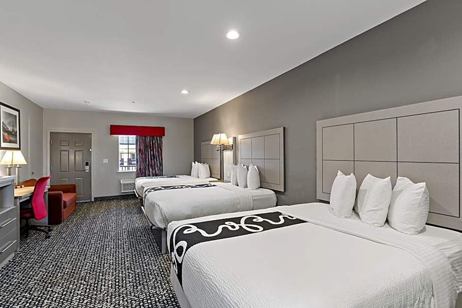 Paris Inn & Suites