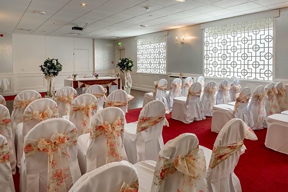 Muthu Westcliff Hotel (Near London Southend Airport)