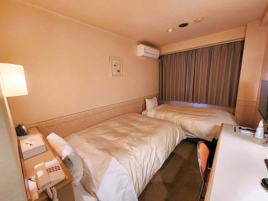 Photo 1 of 8 of Studio 2 Beds, Smoking