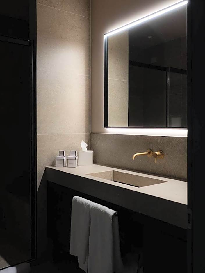 The Glam Boutique Hotel & Apt