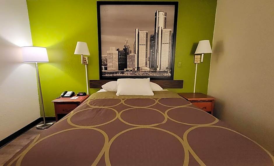 Super 8 by Wyndham Canton/Livonia Area