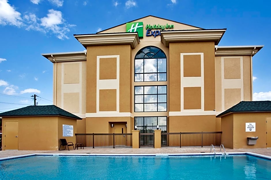 Holiday Inn Express Hotel & Suites Cordele North