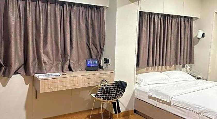 Holiday Hotel