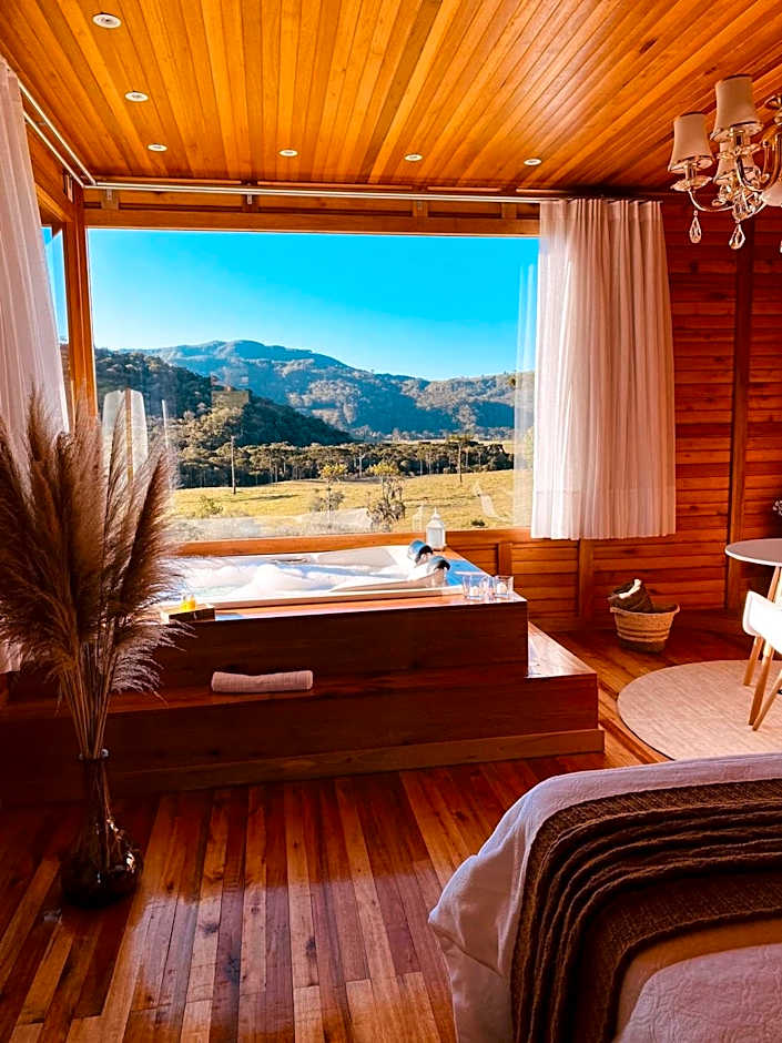 Romantic Getaway with Jacuzzi and Breakfast in Rancho Queimado