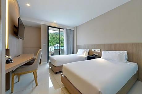 Deluxe Twin Room with Balcony