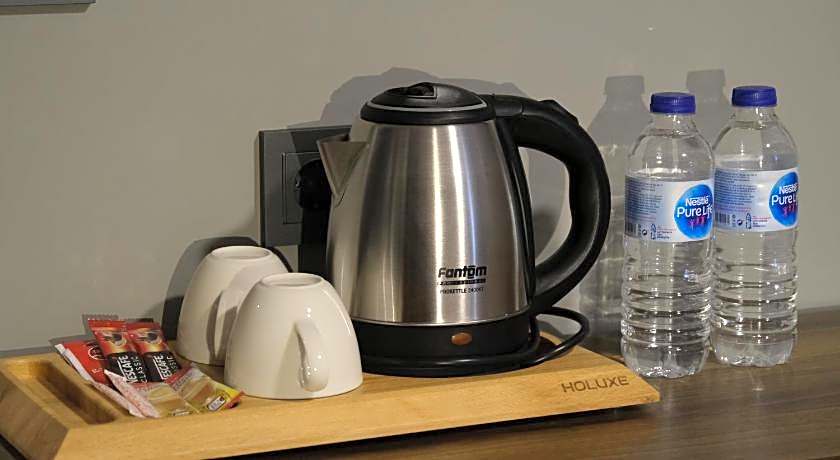 The Pearl Airport Hotel