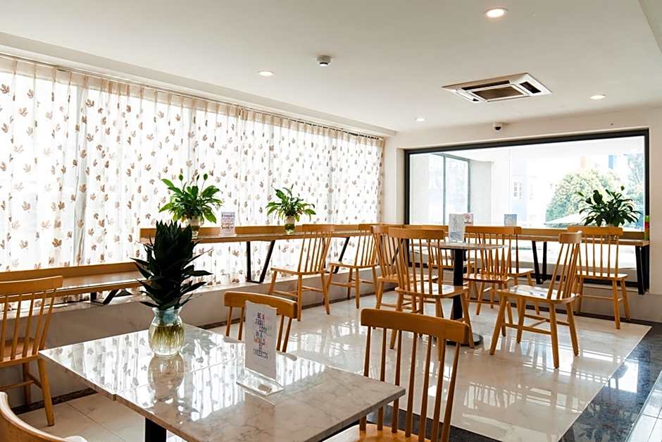 My Villa Airport Hotel