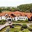 Hotel Dworek nad Regą