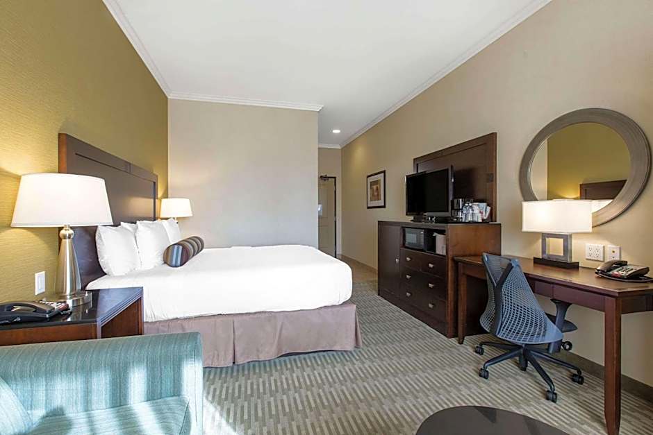 The Oaks Hotel & Suites