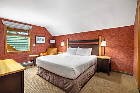 Superior One-Bedroom Suite with Balcony
