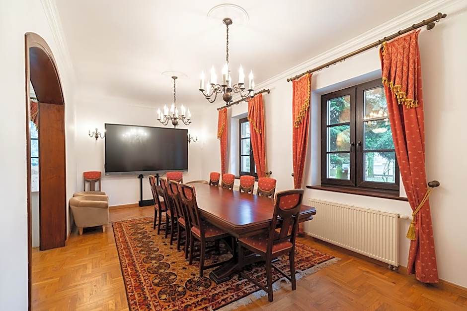 Apartamenty w Dworku Cheval