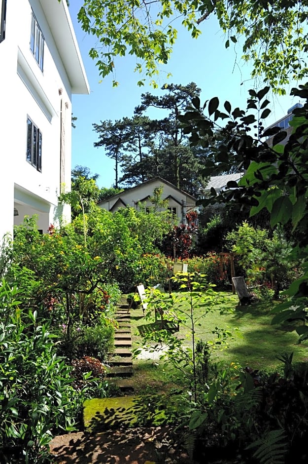 Stop and Go Boutique Hotel Since 1982