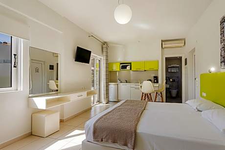 Studio (3 Adults)