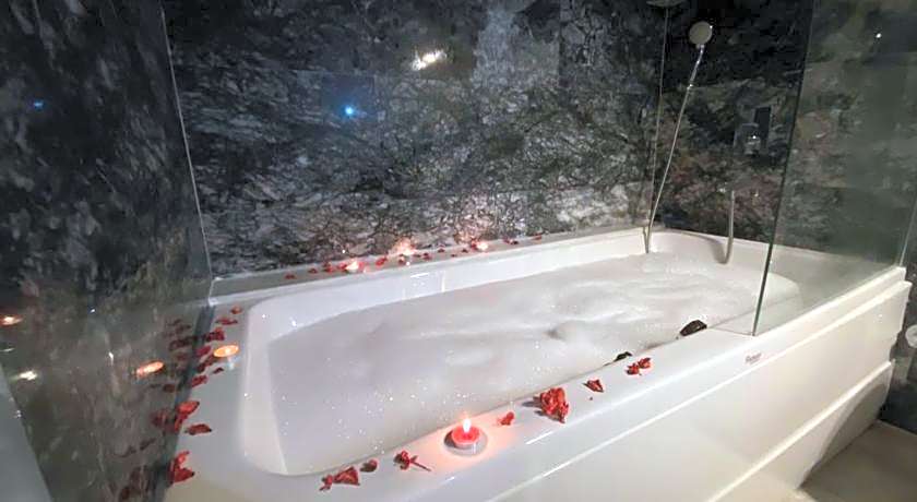 Foremanson Cave Hotel