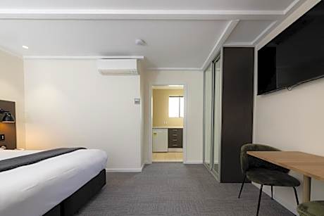 King Room with Spa Bath