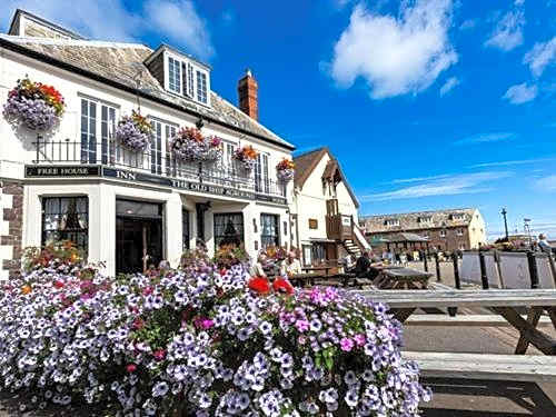 The Old Ship Aground